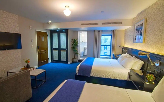 Quadruple Junior Suite
