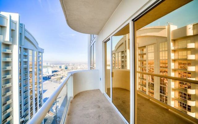 1 Bedroom Penthouse Suite with balcony