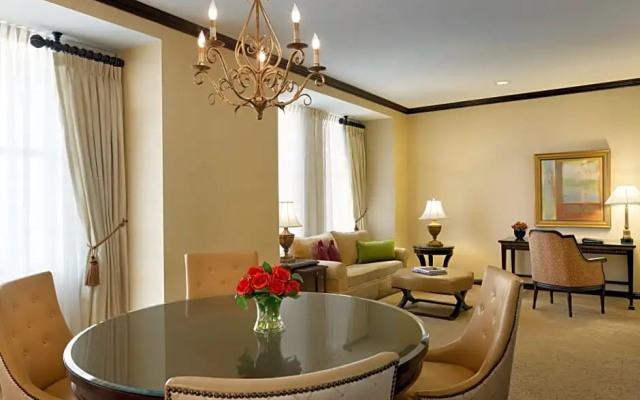 Luxury Suite