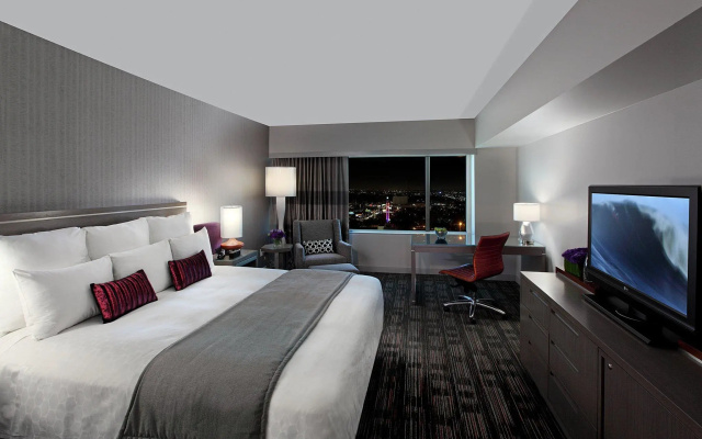 Standard room with city view