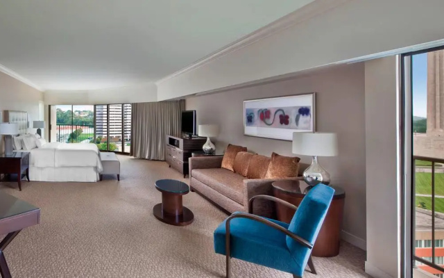 2 Bedrooms Presidential Club Suite with view