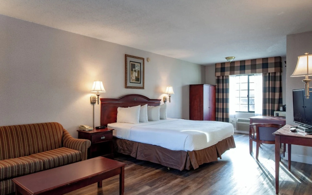 Deluxe with Kitchen Double Suite