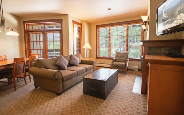 2 Bedrooms Standard room with mountain view