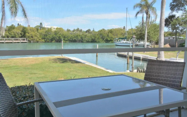 1 Bedroom Standard room with bay view