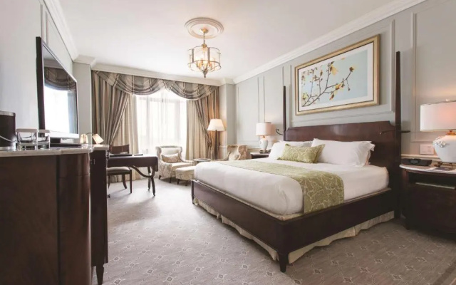 Premier room