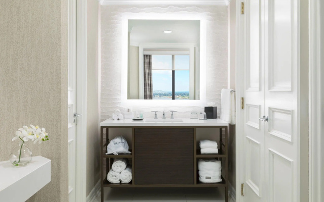1 Bedroom Presidential Suite with river view