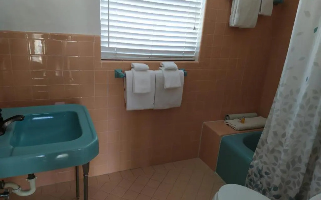 1 Bedroom Apartment with pool view
