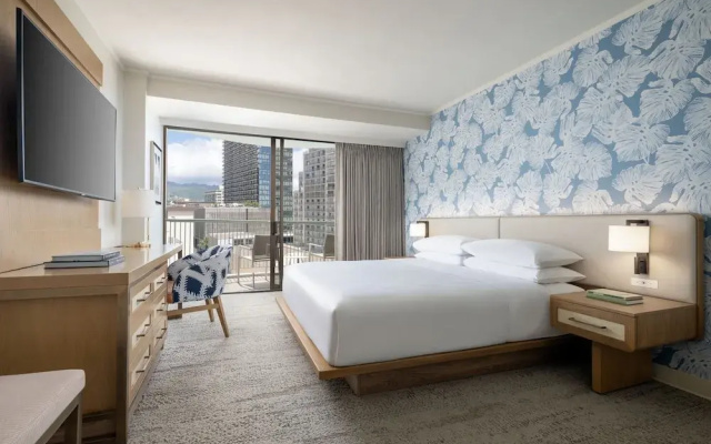 Renovated Ainahau Tower Double room with city view