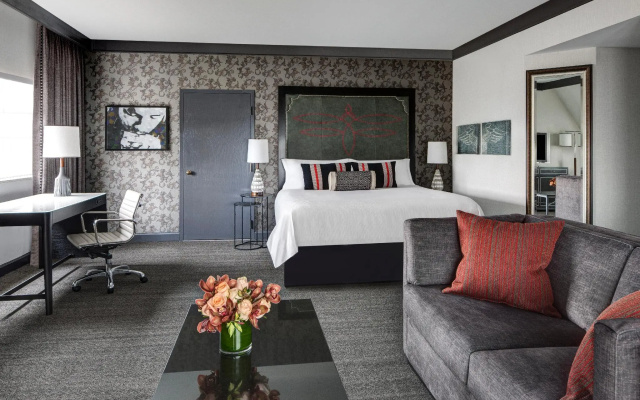 Grand room
