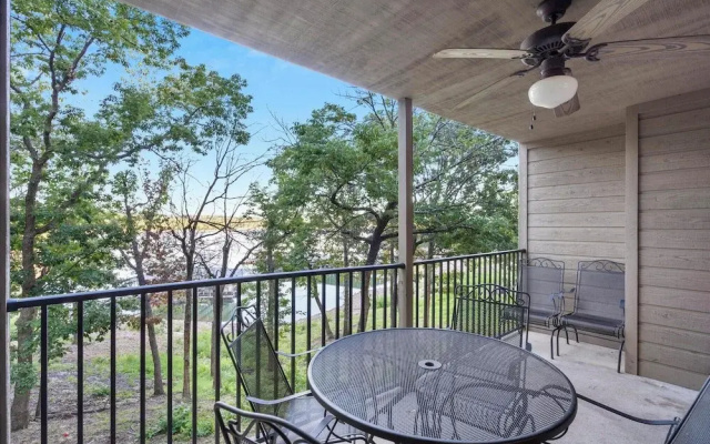 2 Bedrooms Standard room with balcony and with water view