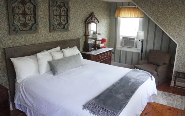 Royal room