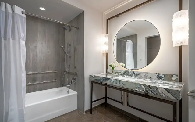 Standard Quadruple room with water view