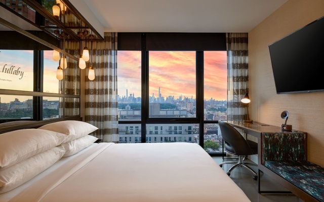Standard Double room with city view