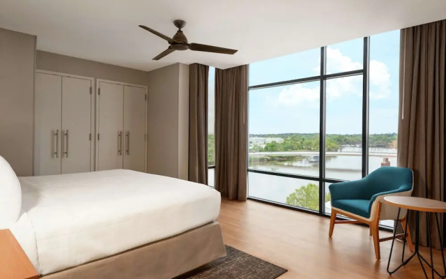 1 Bedroom Suite with river view