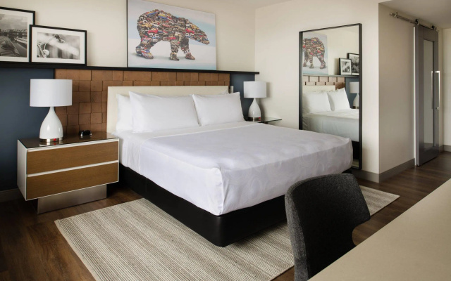Standard Double room with city view