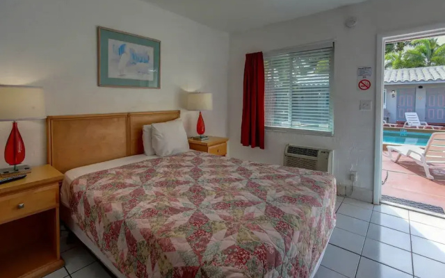 Standard Double room with pool view