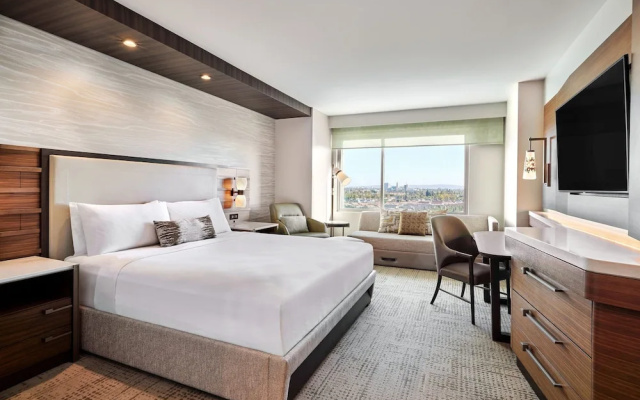 Deluxe Double room with city view