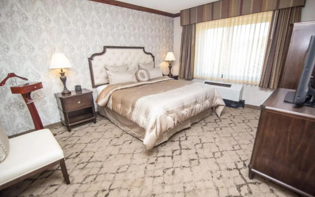 Deluxe Suite