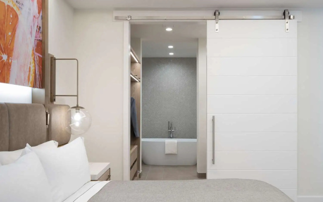 2 Bedrooms Suite with balcony