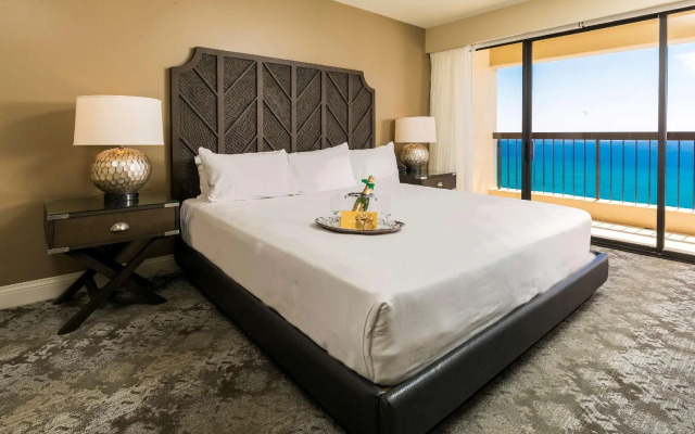 2 Bedrooms Suite oceanfront