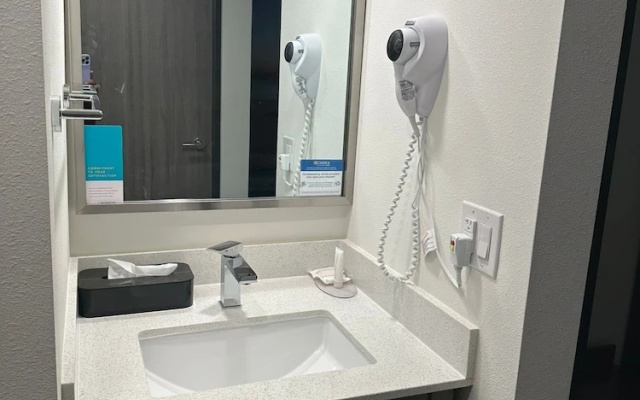 Comfort room