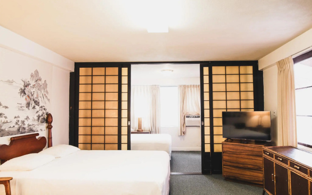 2 Bedrooms Sextuple Suite