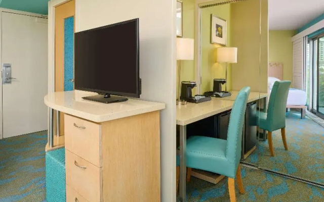 Standard room with balcony and with ocean view