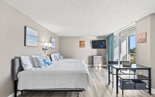 Quadruple Studio with balcony and beachfront