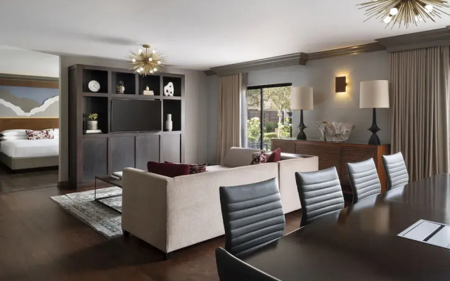 1 Bedroom Suite with courtyard view