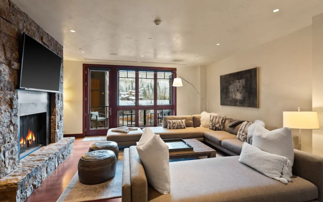 4 Bedrooms Standard room with balcony and with mountain view