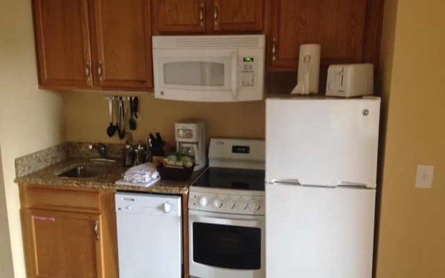 1 Bedroom Suite