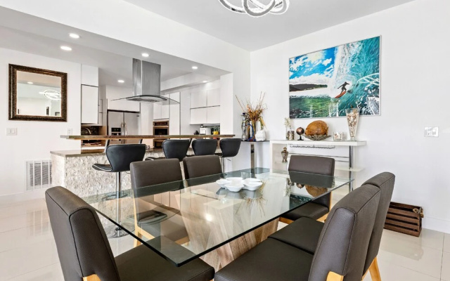 3 Bedrooms Luxury Penthouse room with balcony and with ocean view
