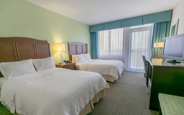 Standard Quadruple room with balcony and beachfront