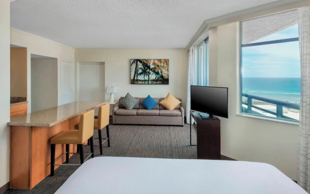 Double Studio with balcony and with partial ocean view