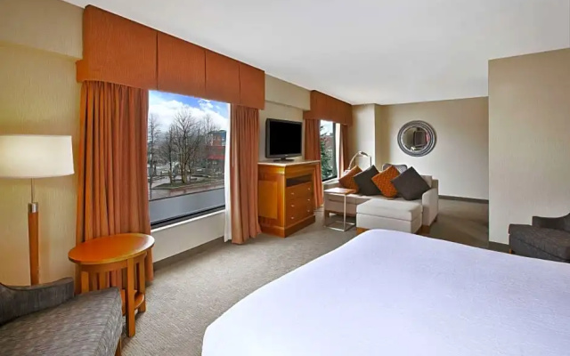 Mobility/Hearing Accessible with Tub Double room