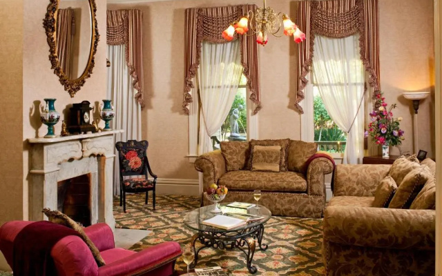 2 Bedrooms Double Suite