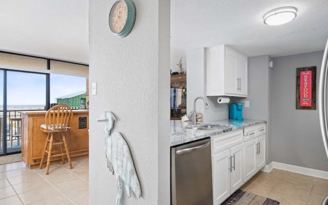 Standard room with balcony and with bay view
