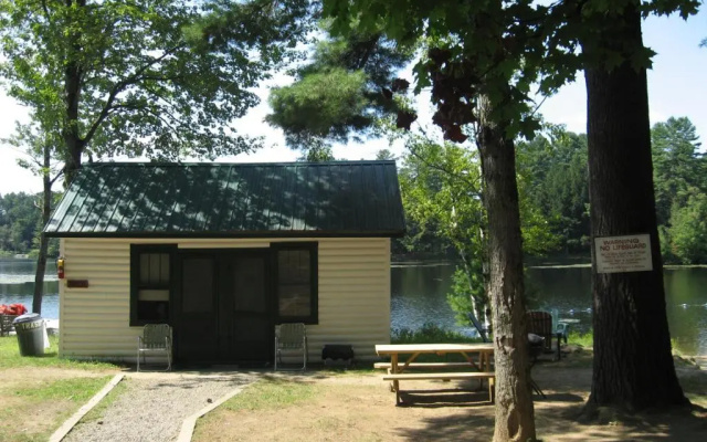 2 Bedrooms Cottage