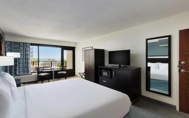 Double room with balcony and with partial ocean view