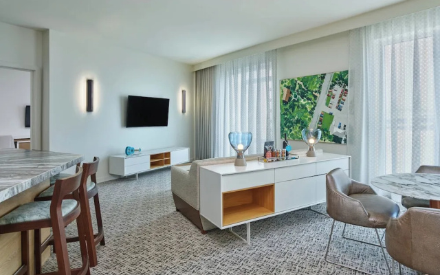 1 Bedroom Suite with city view