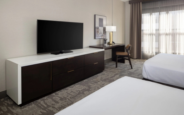 Deluxe Mobility Accessible room