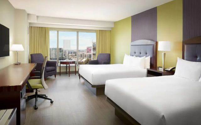 Premium Quadruple room with city view
