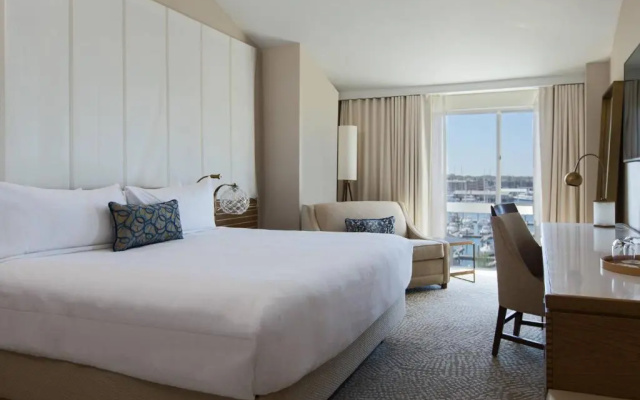 Standard room with water view