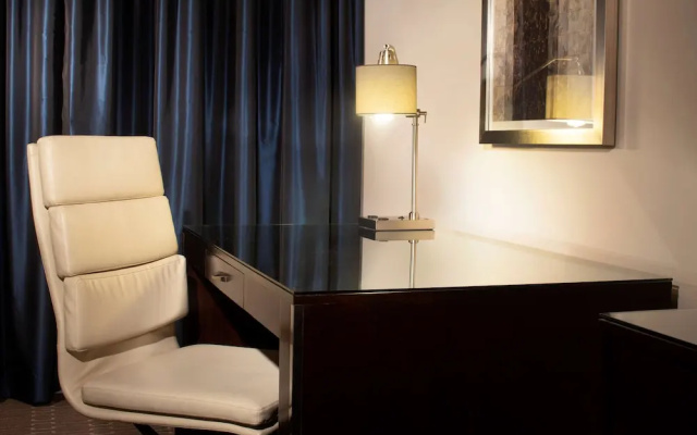1 Bedroom Deluxe Suite