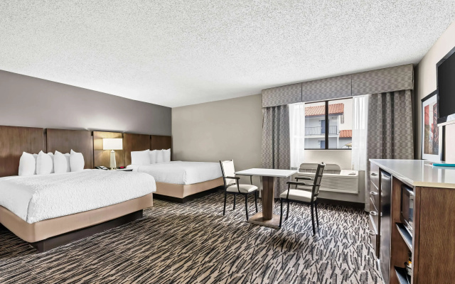 2 Bedrooms Quadruple Suite