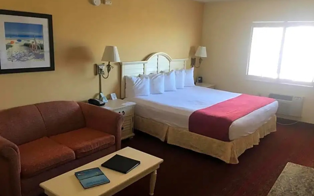 Standard room with partial view