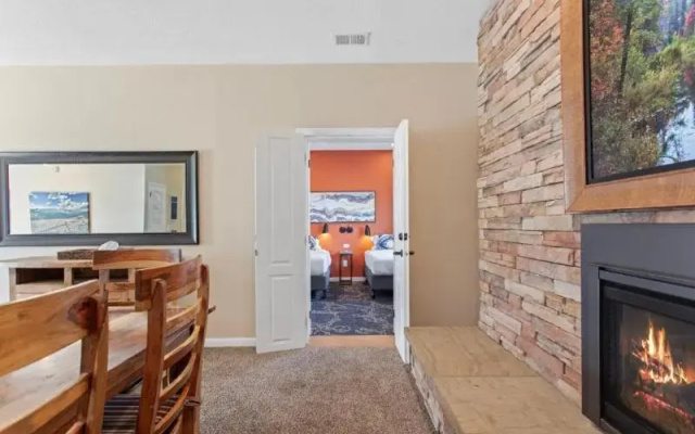4 Bedrooms Apartment