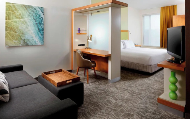 Suite with courtyard view