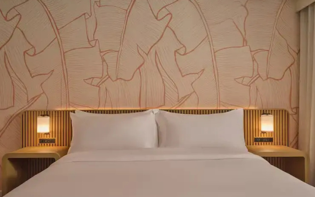Standard room with partial view