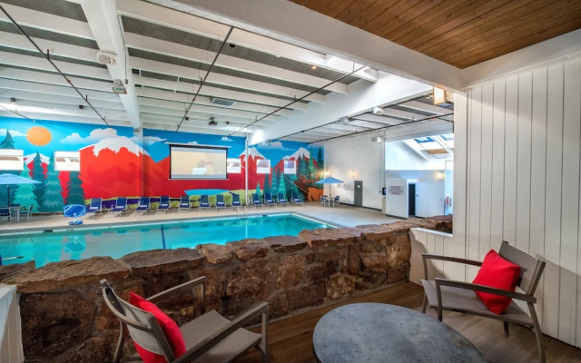 Standard Quadruple Basement room with balcony and with pool view